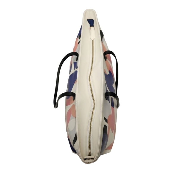 Fendi Roma Signature Roll Tote 100% Authentic $1,800 Sold Out - Picture 6 of 16